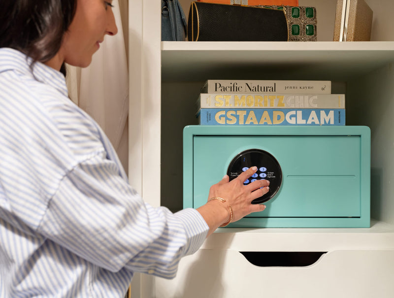 Robin's Egg Blue / Push-Button